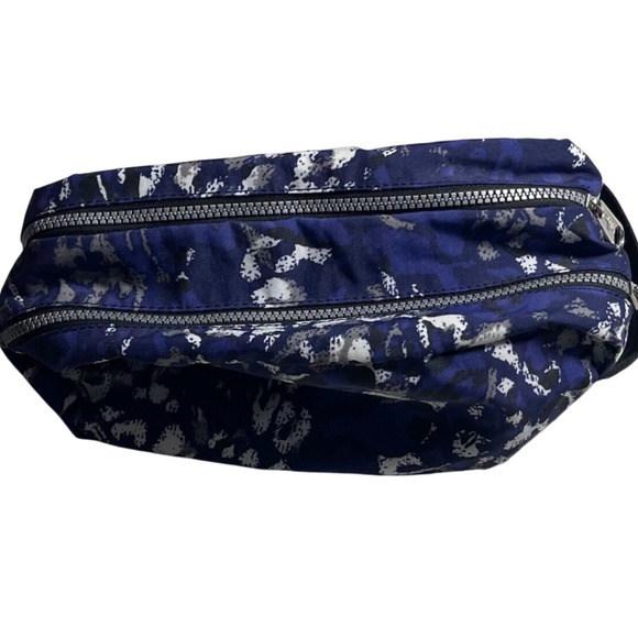 Kipling Blue Camo Toiletry Bag Cosmetic Case Travel with Monkey Keyring - Picture 2 of 8